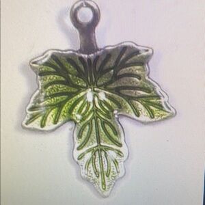 Green Leaf Pendant